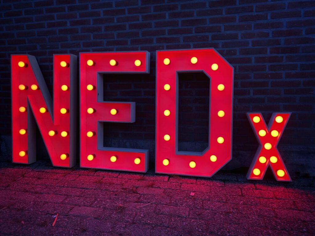 NEDx (2) - XL Lichtletters